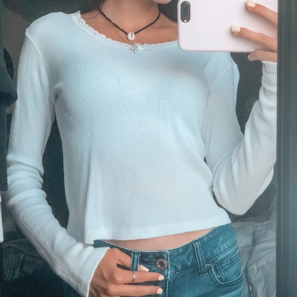 Brandy Melville Tops - Brandy Melville Sonia Top 🤍